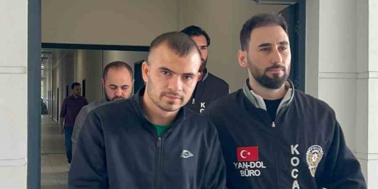 Düşük Ayarlı Altınlarla 5 Kuyumcuyu 200 Bin Tl Dolandırdılar