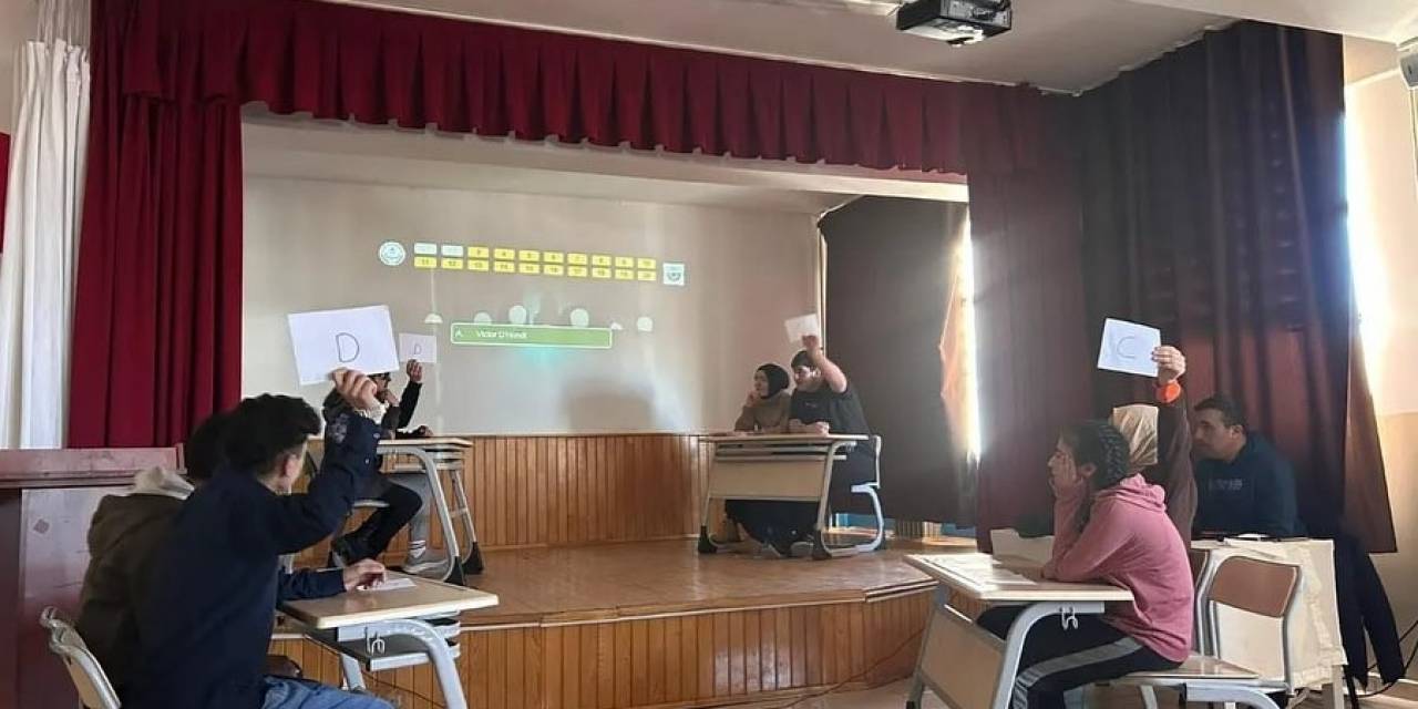 Çıldır’da Öğrenciler Bilgide Yarıştı