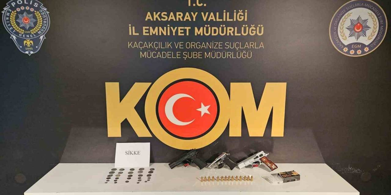 Aksaray’da Polisin Operasyonunda Silahlar Ve Tarihi Eser Ele Geçirildi