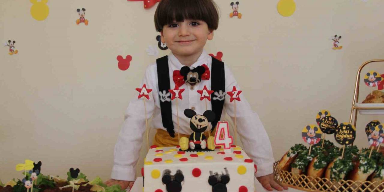 Minik Ayaz 4 Yıl Sonra İlk Kez Doğum Gününü Kutladı