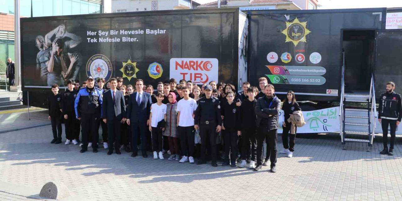 ‘Narko Tır’ Sancaktepe’de Öğrencileri Bilgilendirdi