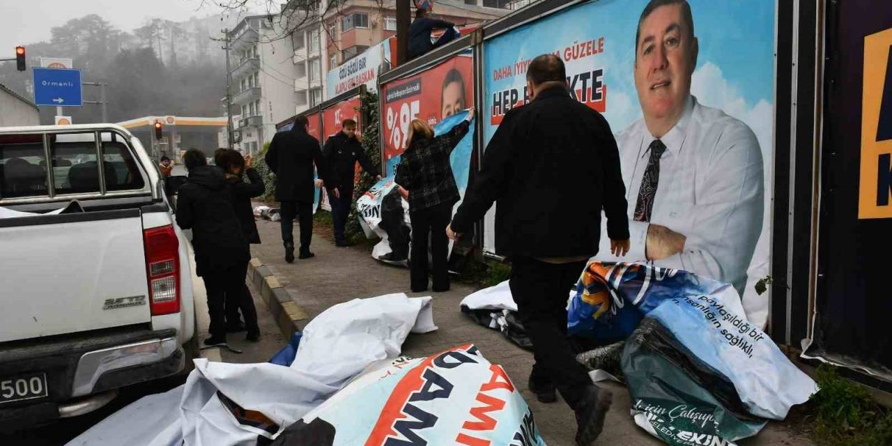 Seçim Afişlerine Zarar Verildi