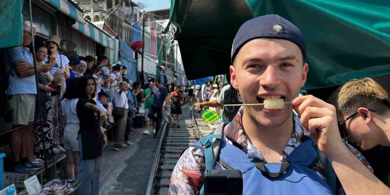 Simavlı Genç Zeybek Oynayarak Dünyayı Geziyor