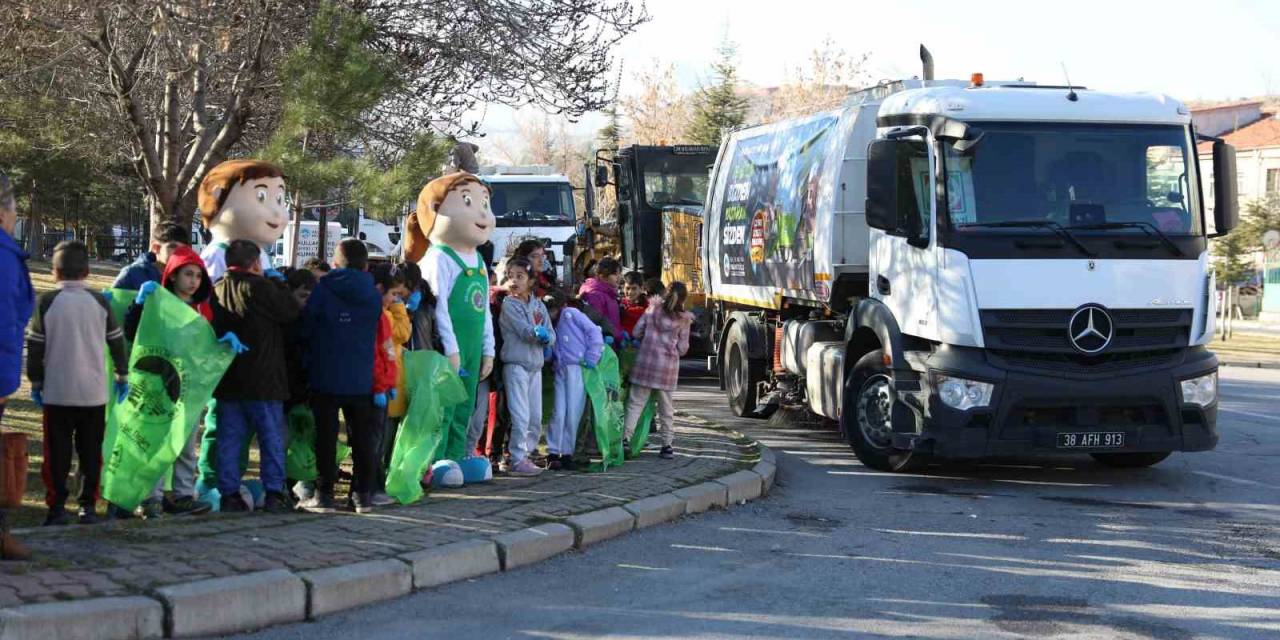 Selçuklu Mahallesi Bahar Temizliği İle Pırıl Pırıl Oldu