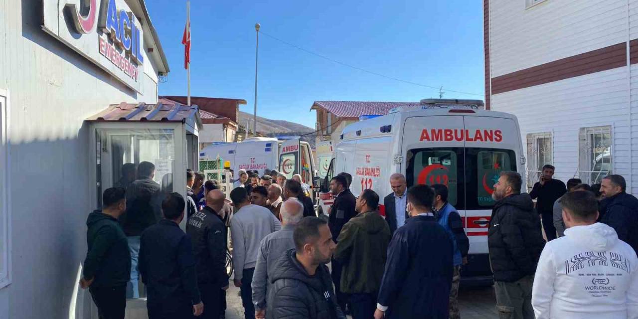 Çelikhan’da Trafik Kazası: 2 Çocuk Yaralandı