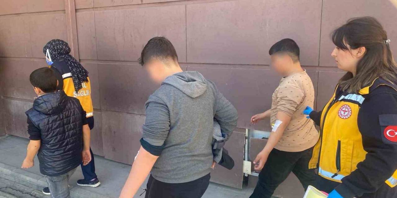 Ortaokul Öğrencileri Yedikleri Yemekten Zehirlendi