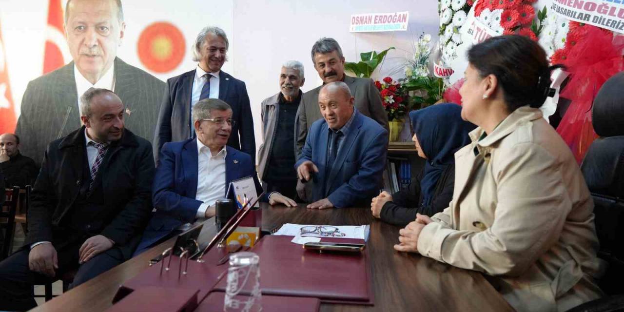 Gelecek Partisi Genel Başkanı Davutoğlu’ndan Ak Parti’ye Sürpriz Ziyaret