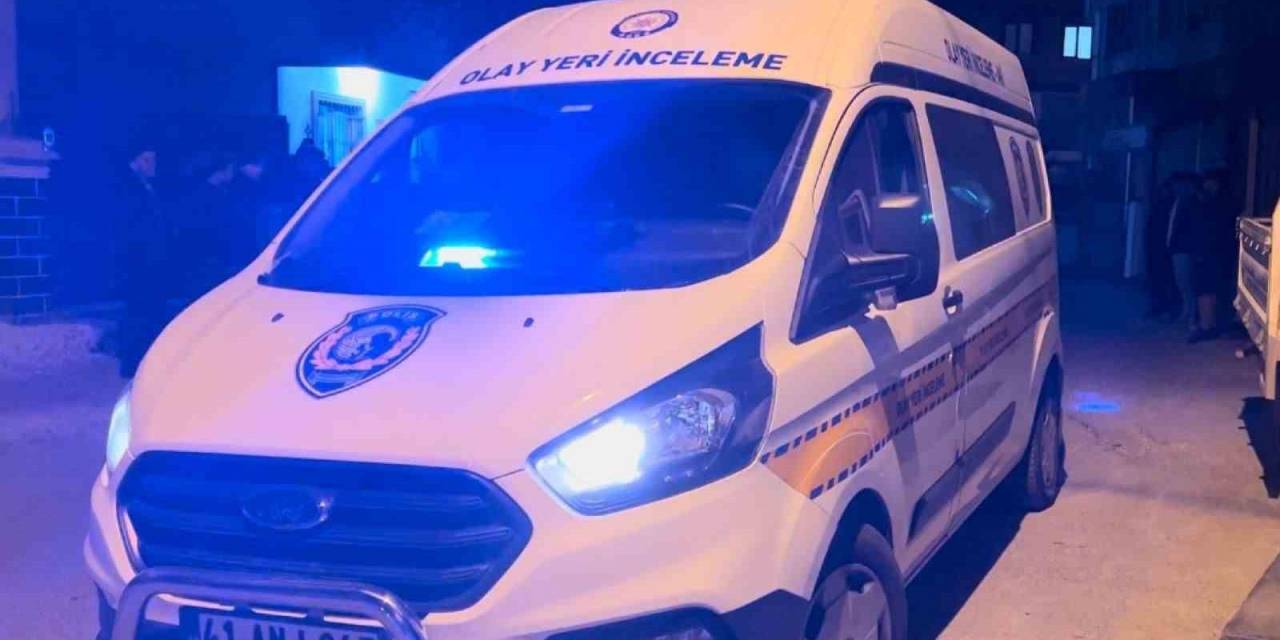 Evinde Baygın Halde Bulunan 8 Aylık Hamile Kadın Öldü