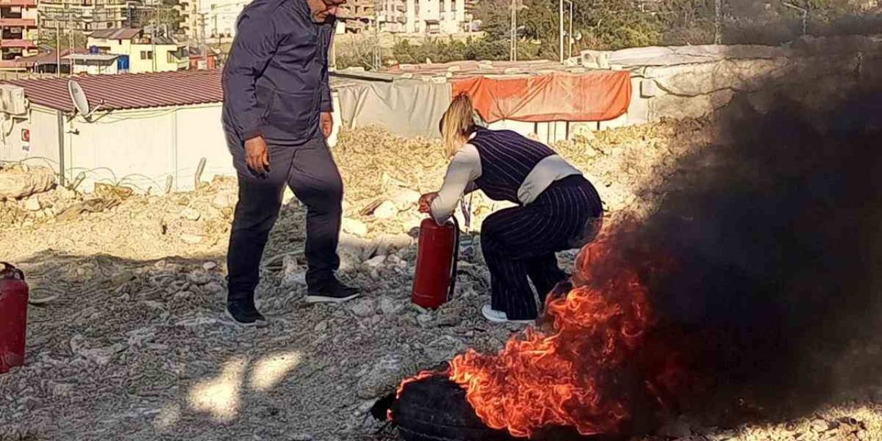 Konteyner Kentte Yaşayan Vatandaşlara Yangın Güvenliği Eğitimi