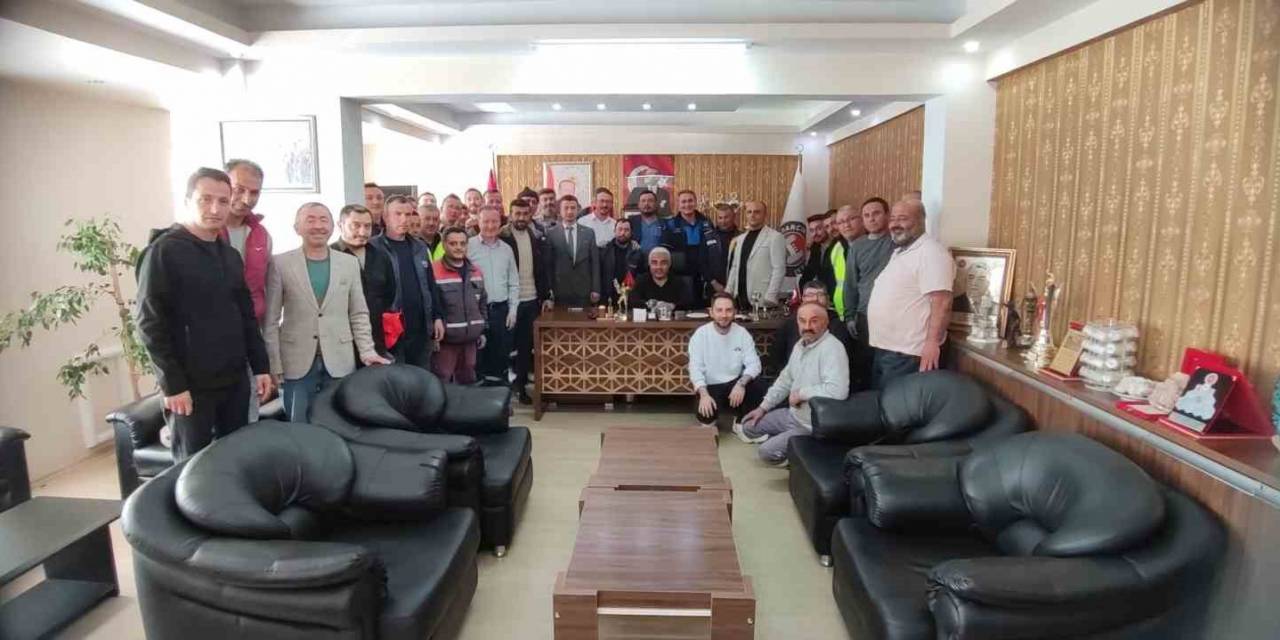 Belediye Başkanı Çalışkan’dan İşçilere Jest