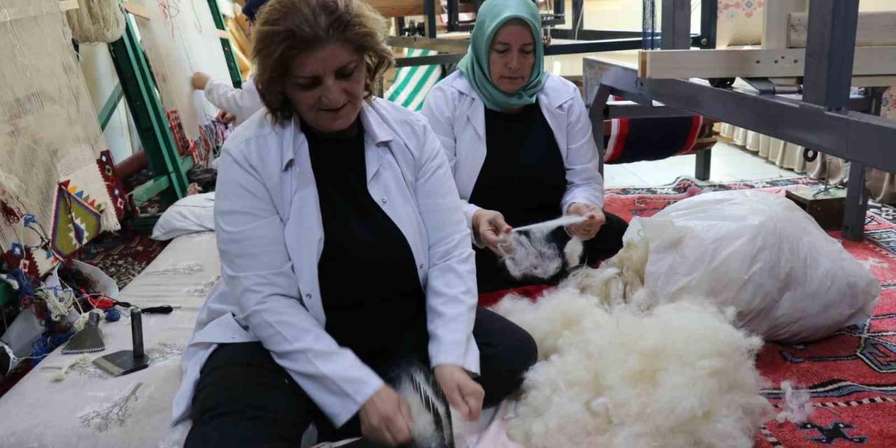 Norduz Yününden İlk Kumaşlar Üretilmeye Başlandı