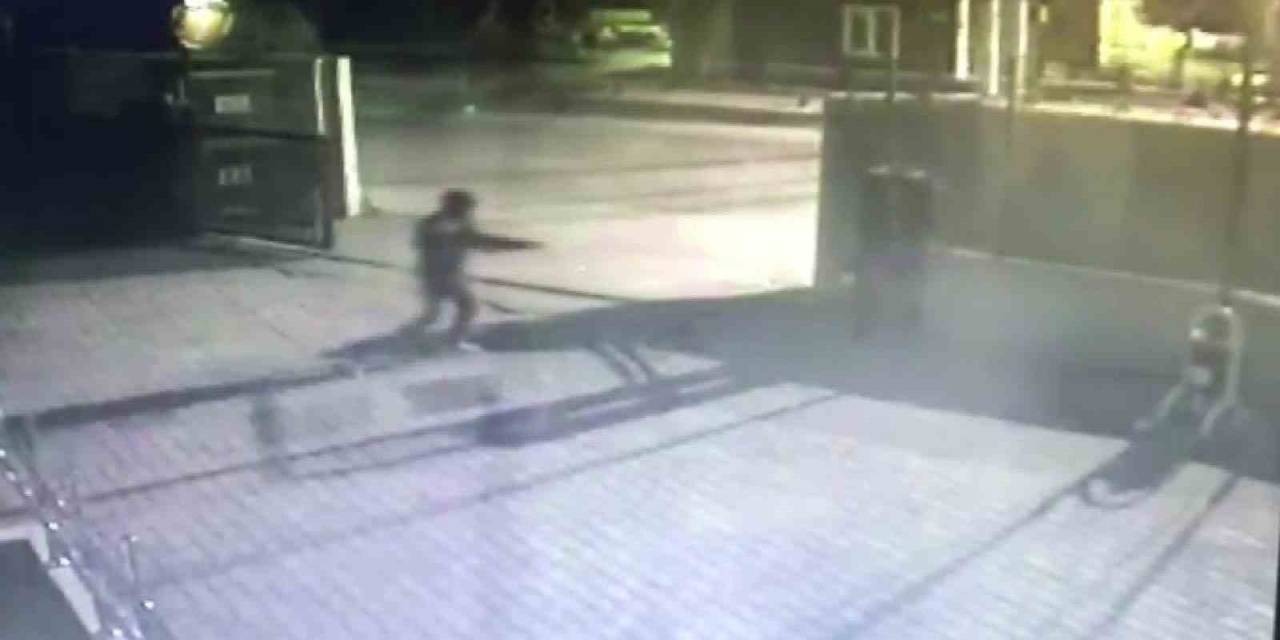Karakola Pompalı Tüfekle Saldırı Kamerada