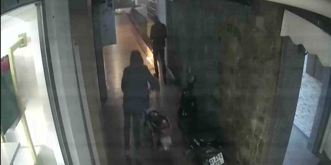 Adana’da Motosiklet Hırsızı Polisten Kaçamadı