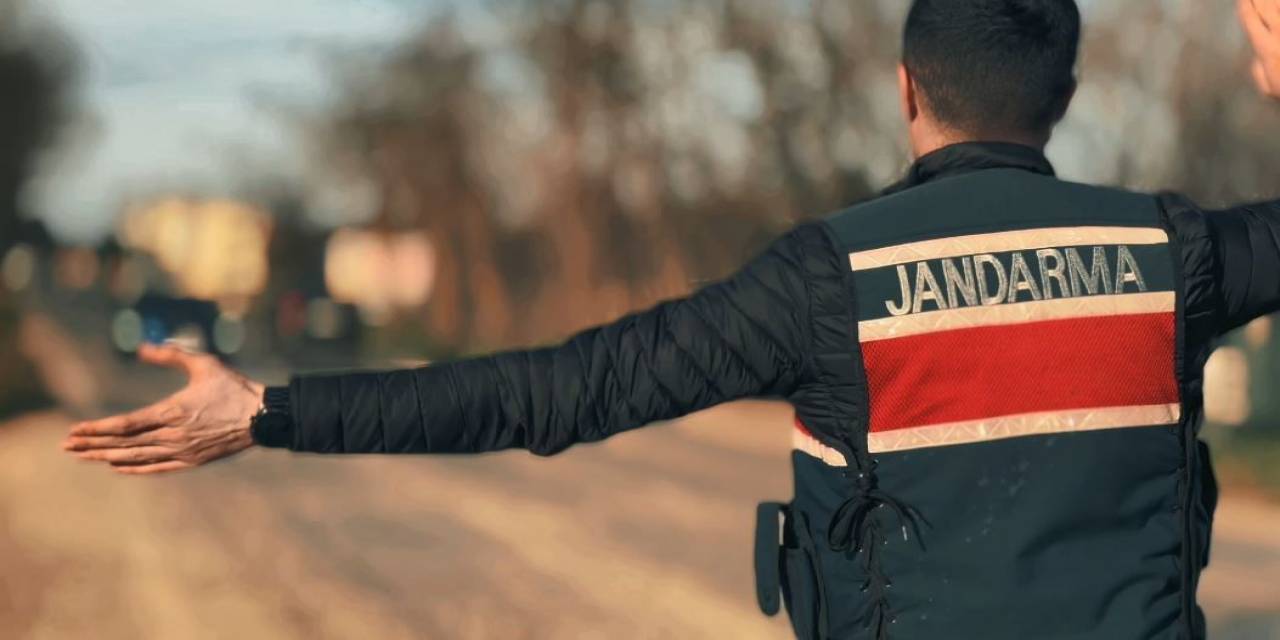 Tekirdağ’da Geniş Çaplı ’zıpkın-2’ Operasyonu: 7’si Kaçak Göçmen 19 Şahıs Yakalandı