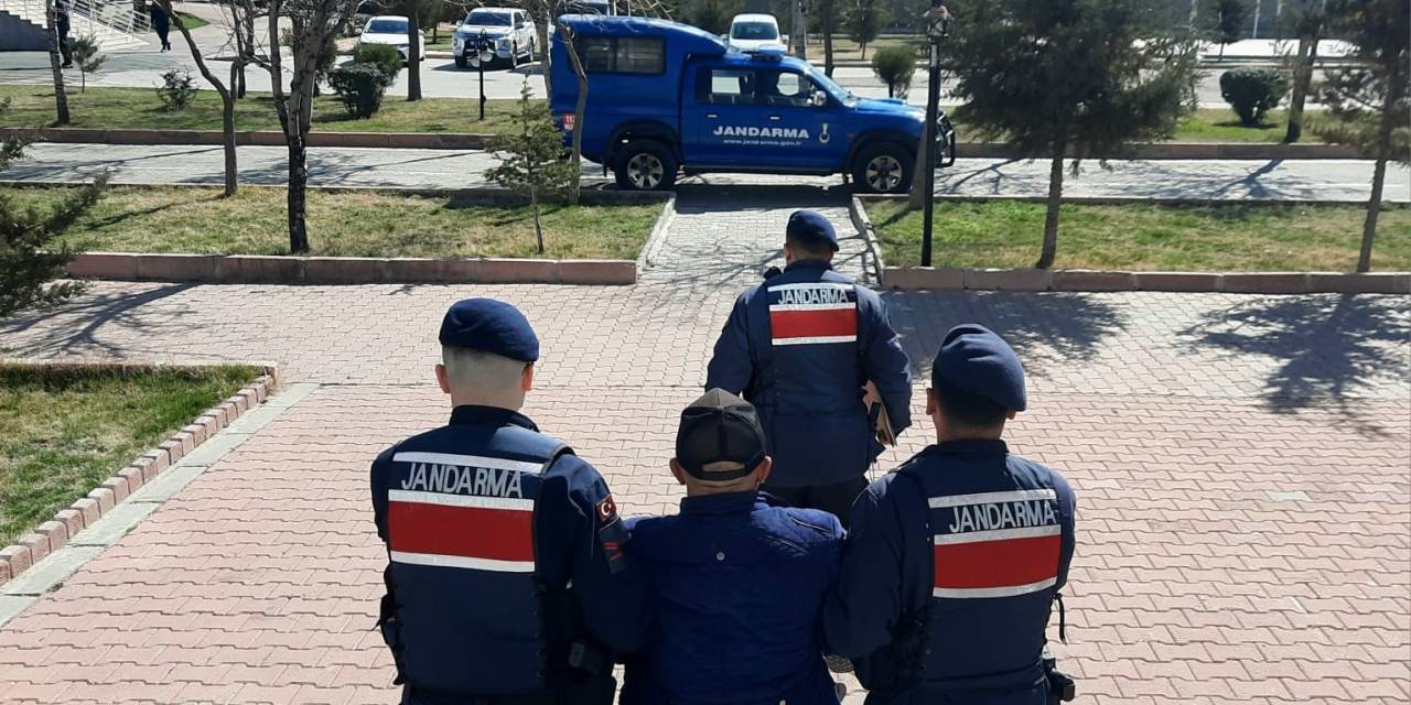 Cinayet Suçundan Aranan Şüpheli Jandarma Devriyesinde Yakalandı