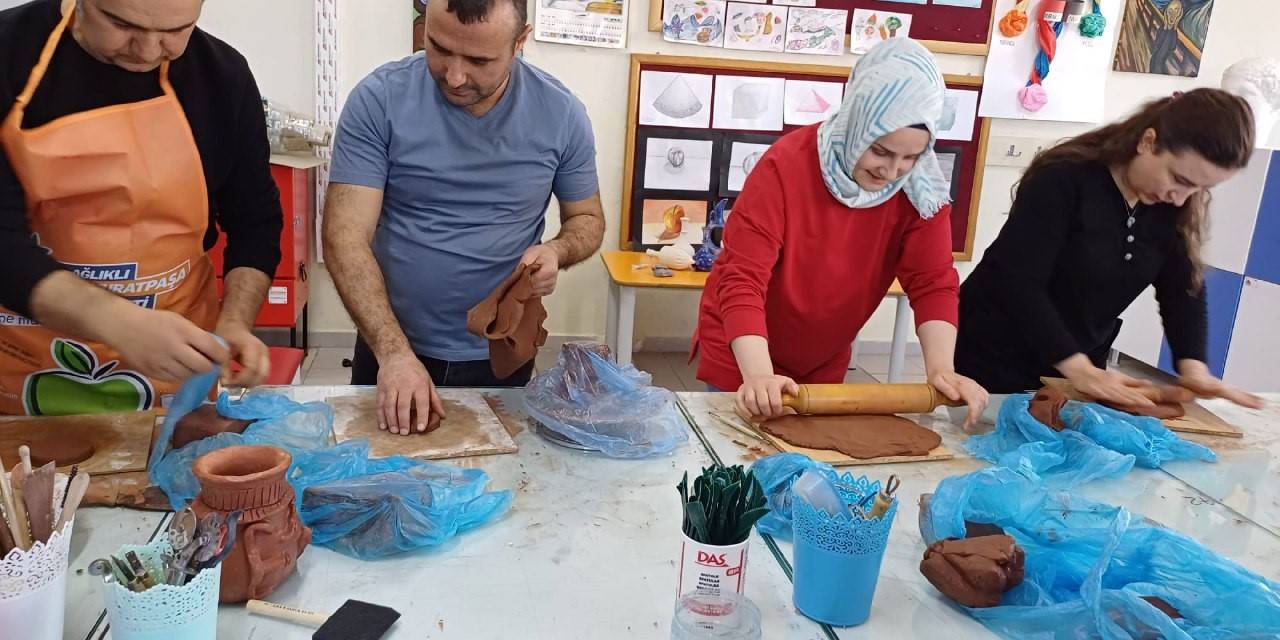 Ağlasun Mehmet Akif Ersoy İlkokulu’nda Görsel Sanatlar Atölyesi Kuruldu