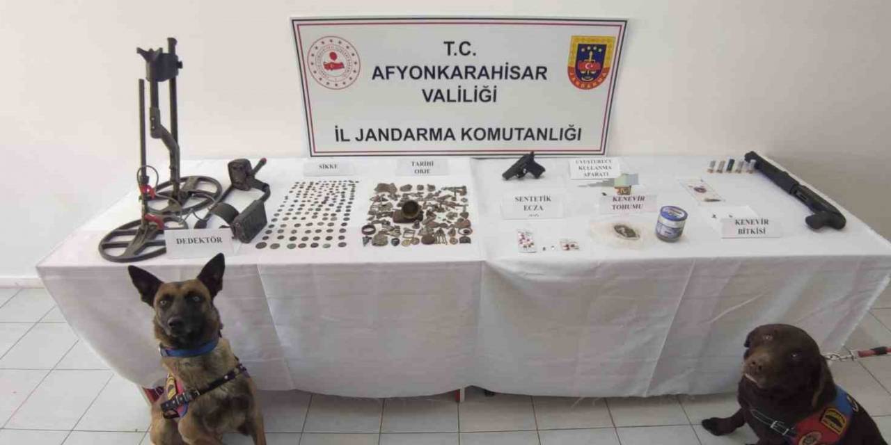 Uyuşturucu Baskını Yapılan Evde 313 Adet Tarihi Eser Ele Geçirildi