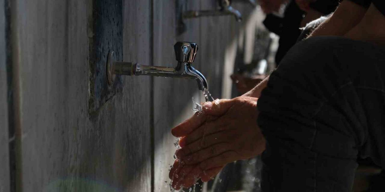 Vatandaşlar Reşadiye Camii’ndeki Sıcak Su İle Daha Rahat Abdest Alıyor