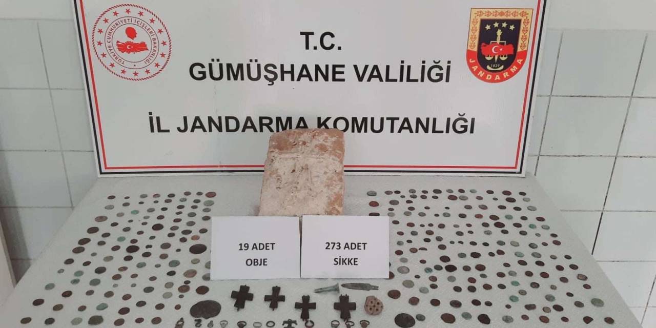 Gümüşhane’de Tarihi Eser Kaçakçılarına Ağır Darbe, Yüzlerce Tarihi Eser Ele Geçirildi