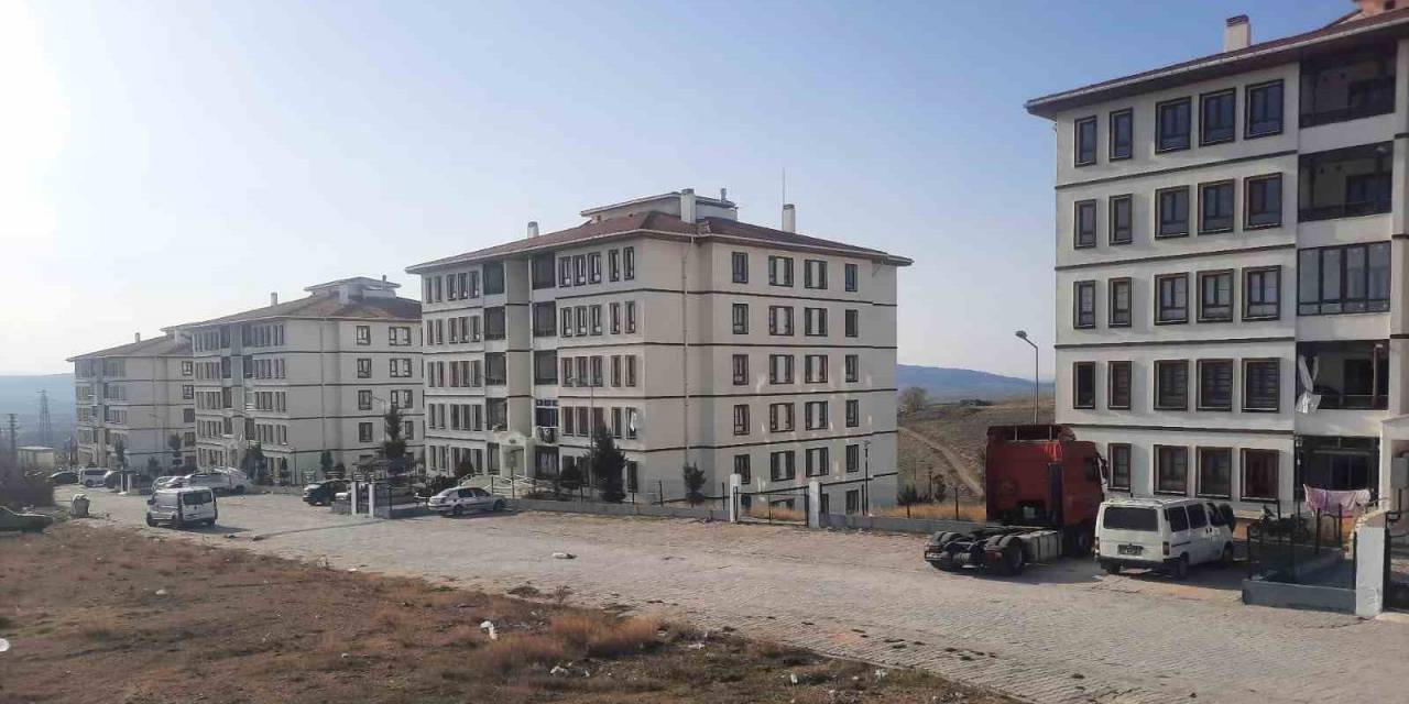 Asansör Hırsızlarının Mağduru Olan Yürüme Güçlüğü Çeken Kadından Yöresel Şiveyle Tepki: