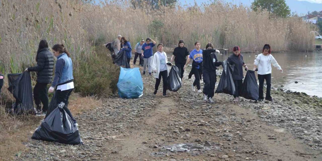 Fethiye Ördek Adası Ve Kuş Cenneti’nde Temizlik Çalışması Yapıldı