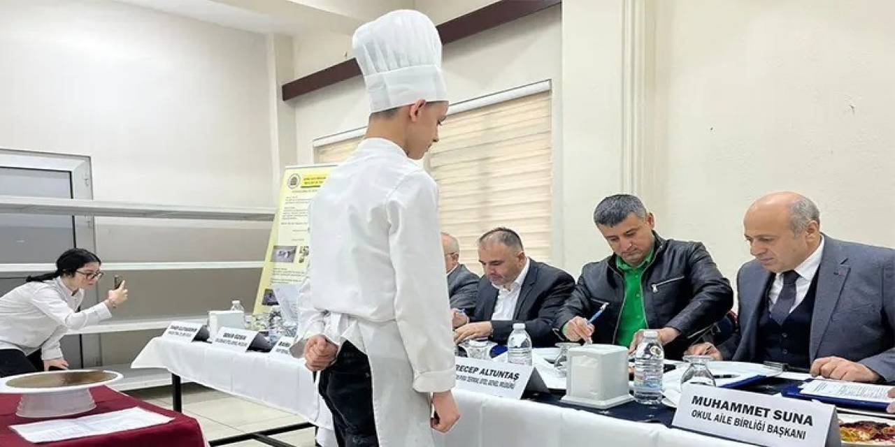 Öğrenciler Hazırladığı Yemekleri Turizmciler Puanladı