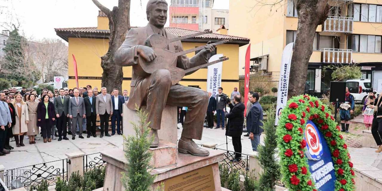 Usta Halk Ozanı Özay Gönlüm Vefatının 24. Yıl Dönümünde De Unutulmadı