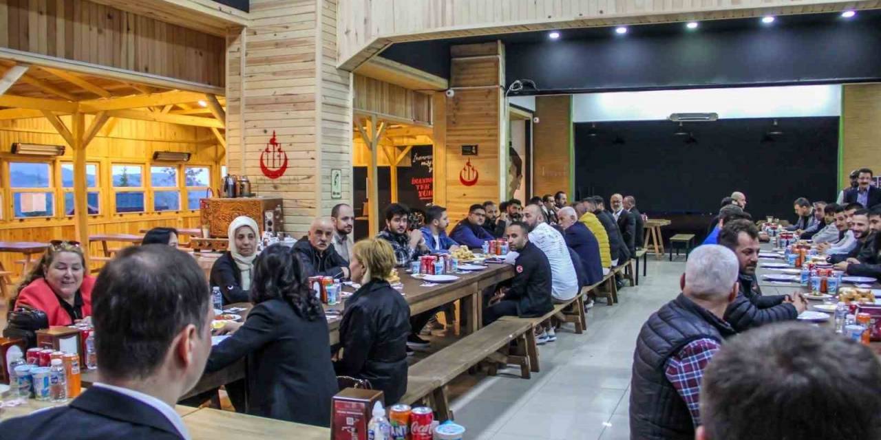 "Her Gün 3 Binin Üzerinde Kardeşimize Ücretsiz Yemek İkramı Yapıyoruz"