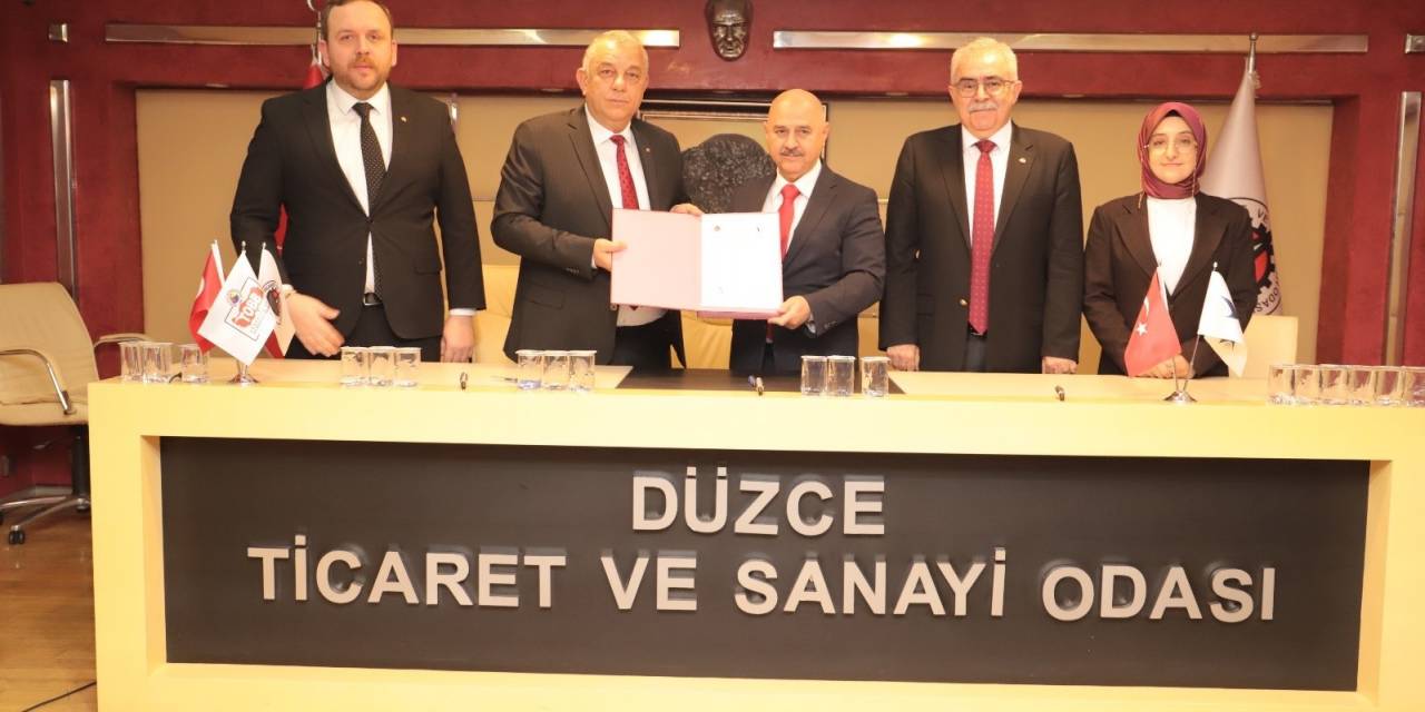 İki Protokol Birden İmzaladı