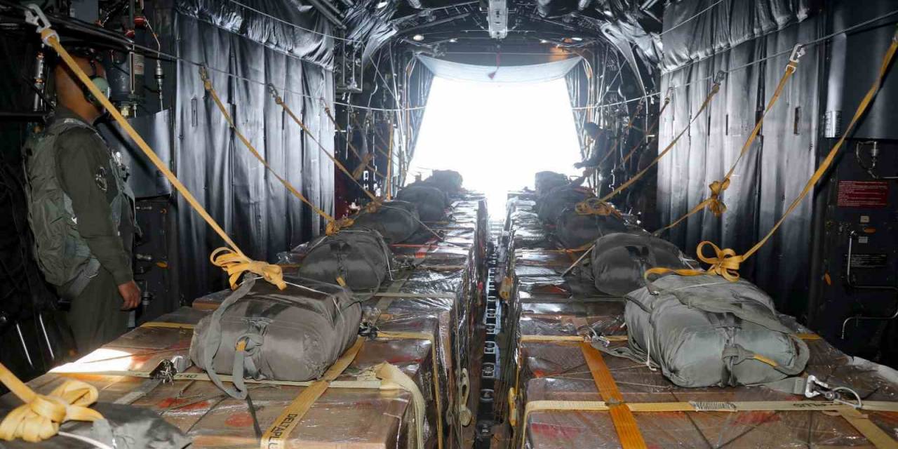 Ürdün, Gazze’ye Havadan Yardım Paketleri Bıraktı