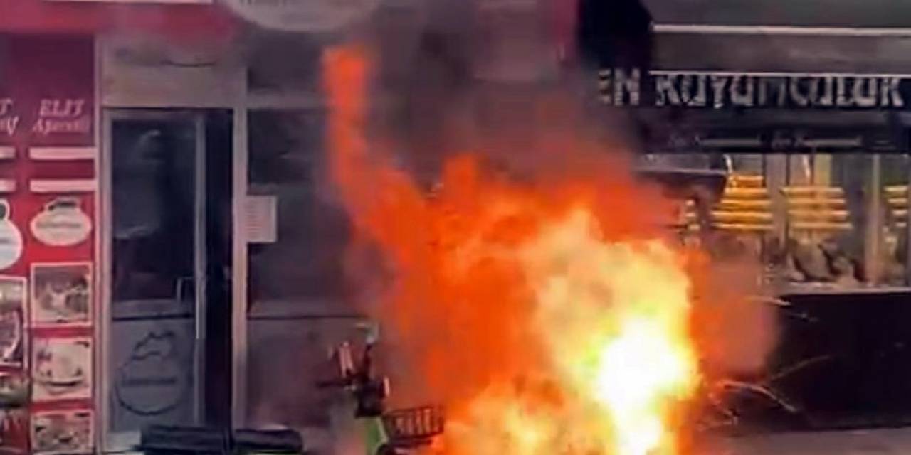 Park Halindeki Elektrikli Bisiklet Alev Topuna Döndü