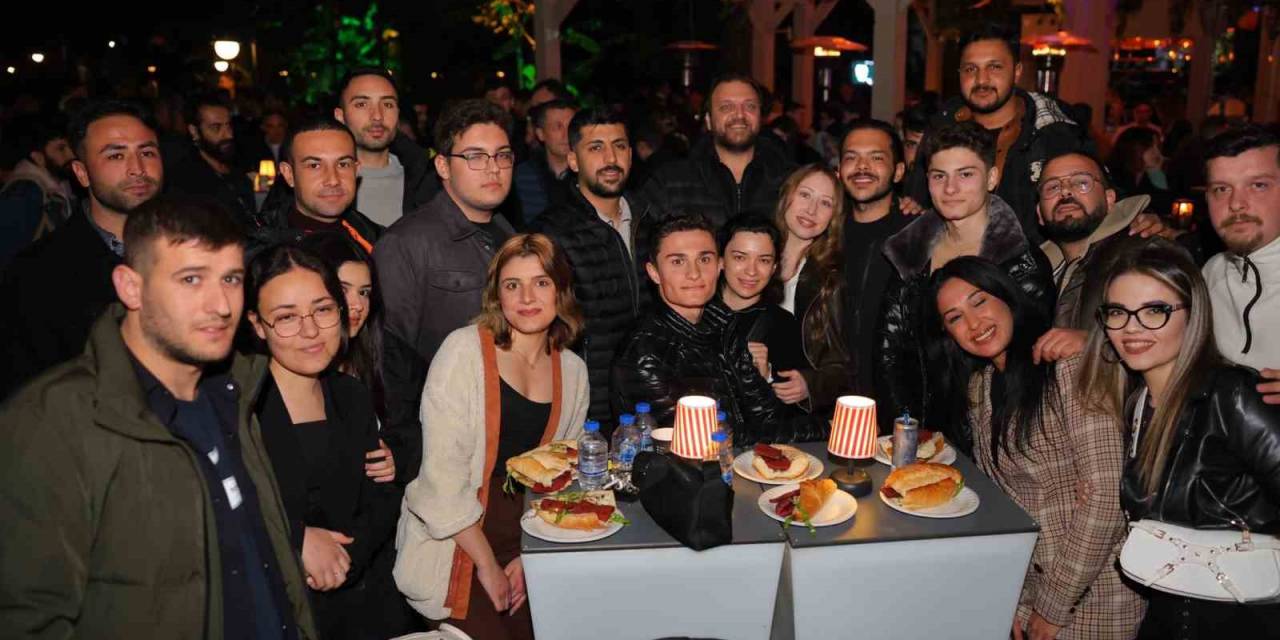 Marmaris Belediye Başkan Adayı Yazıcı, Gençler İle Bir Araya Geldi