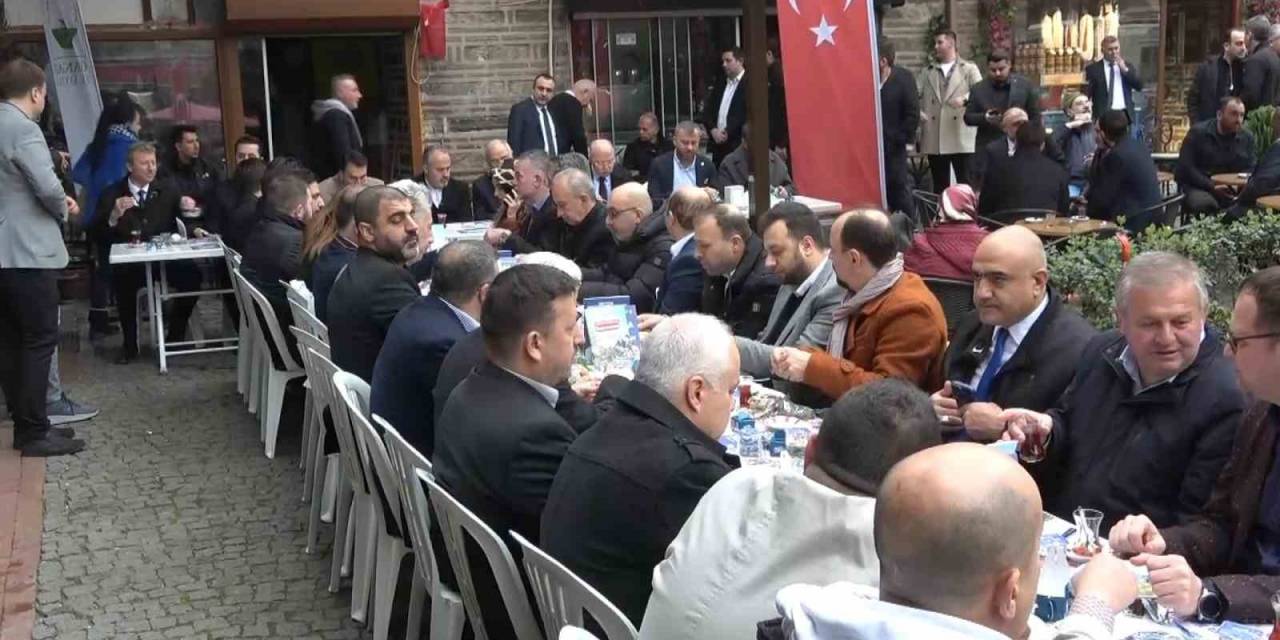 Başkan Dündar Çarşı Esnafı İle Kahvaltı Sofrasında Buluştu