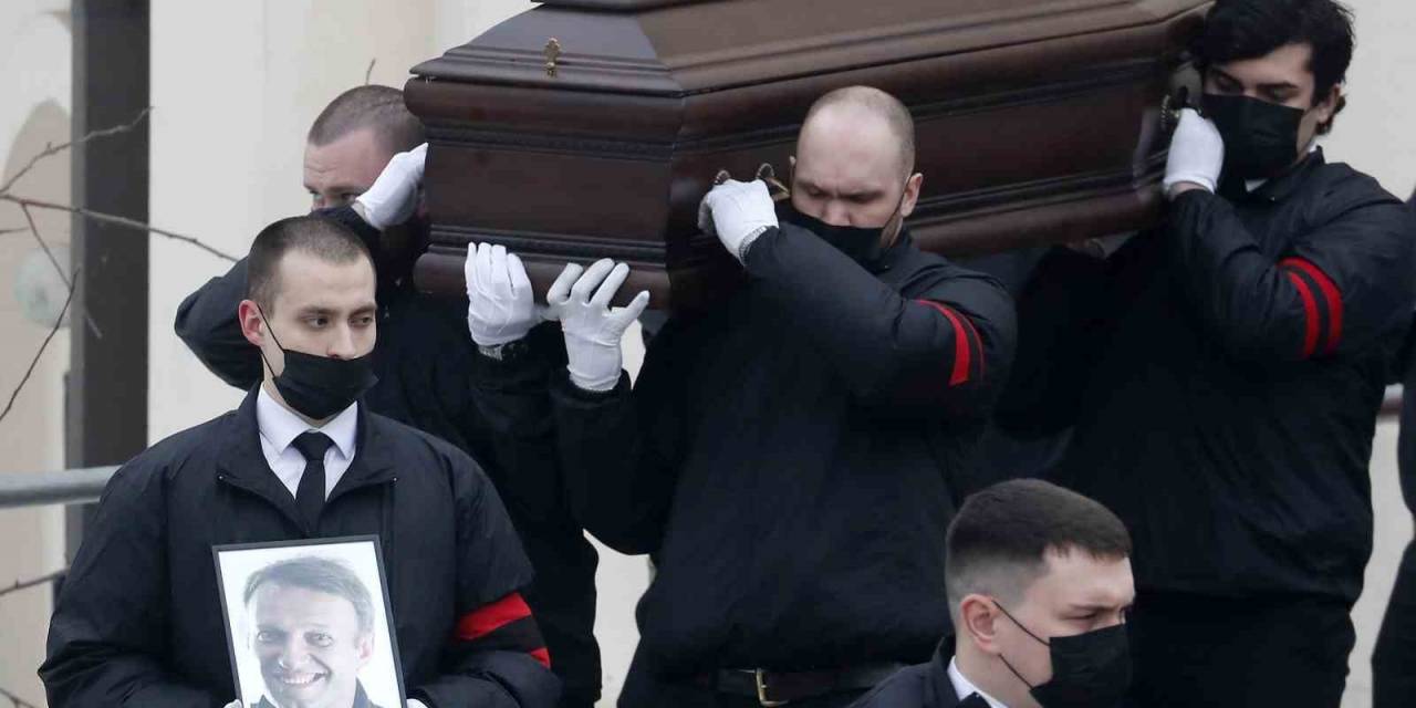 Rus Muhalif Lider Navalny, Moskova’da Düzenlenen Törenin Ardından Defnedildi