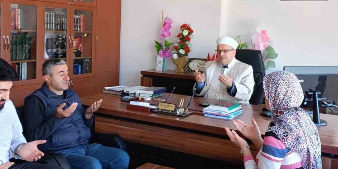 Belarus Asıllı Alena Müslüman Olup Elanaz İsmini Aldı