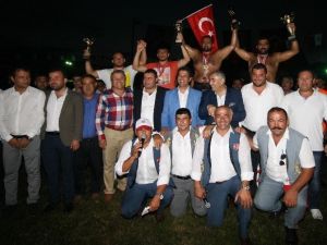 Döşemealtı Güreşlerinin Başpehlivanı Mehmet Yeşil Yeşil Oldu