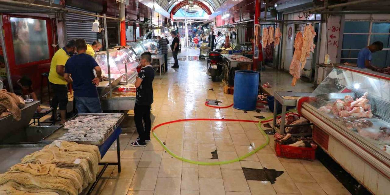 Adana’da Kilolarca Sakatat Ve Et İmha Edildi