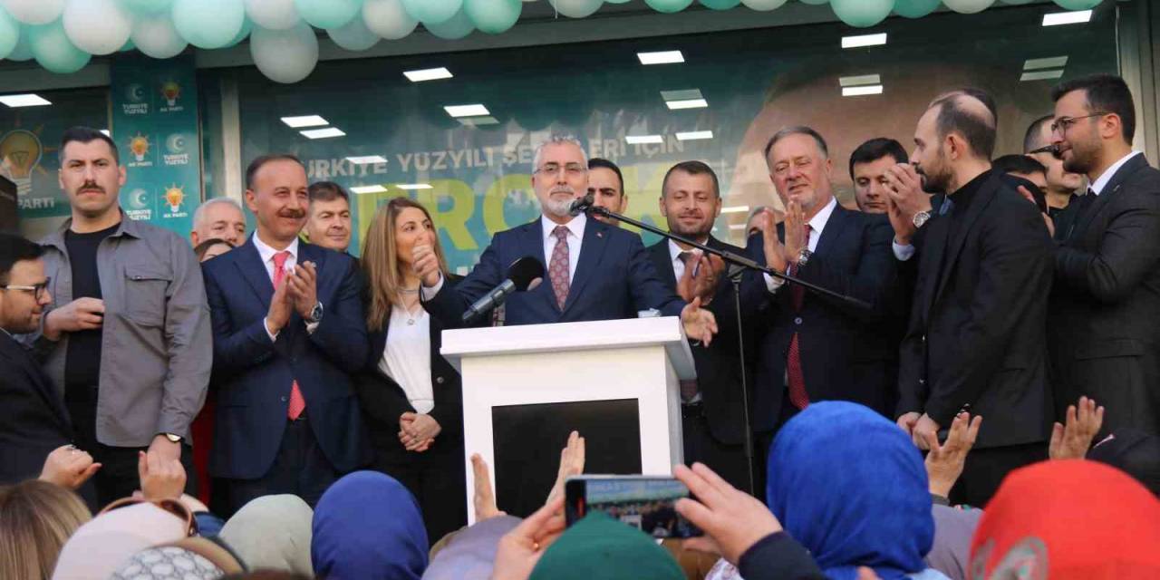 Bakan Işıkhan: "Halkın Rızkını Teröre Peşkeş Çeken Zihniyetlerden Büyük Projeler Beklenemez"