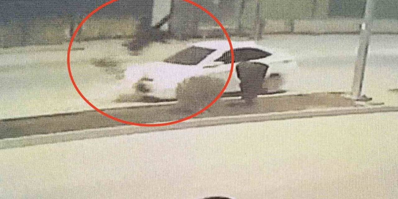 (Düzeltme) Yolun Karşısına Geçerken Otomobilin Çarptığı Kadın Ve Torunu Yaralandı