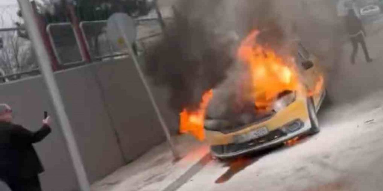 Bursa’da Ticari Taksi Alev Alev Yandı
