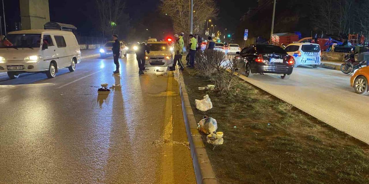 Otomobilin Çarptığı Kadın Yaşam Mücadelesine Yenik Düştü