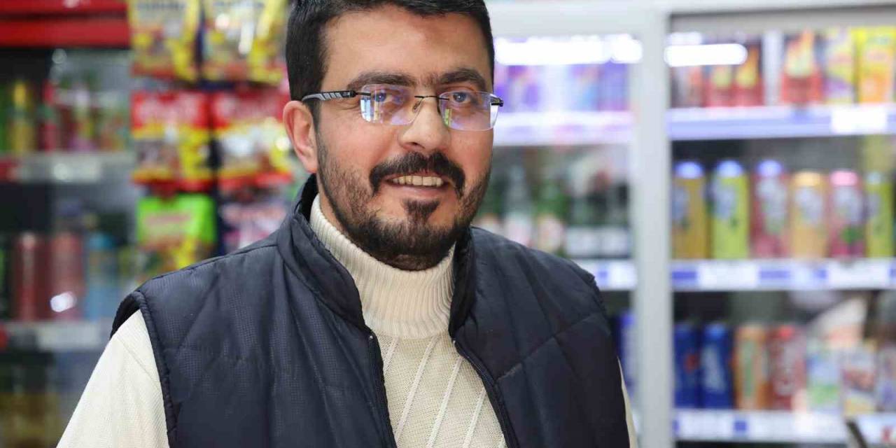 Elazığ’da İnsanlık Ölmemiş Dedirten Olay: Bulduğu Paranın Sahibini Arıyor