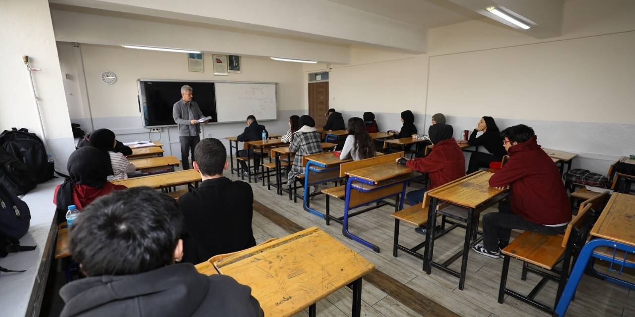 Karatay Belediyesi’nden 12. Sınıflara Yönelik Deneme Sınavı