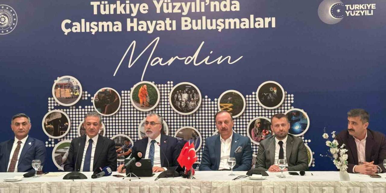 Bakan Işıkhan: "Tüm Öncü Göstergeler, Son 22 Yılın En Düşük İşsizlik Oranının Ortaya Çıkacağını Gösteriyor"