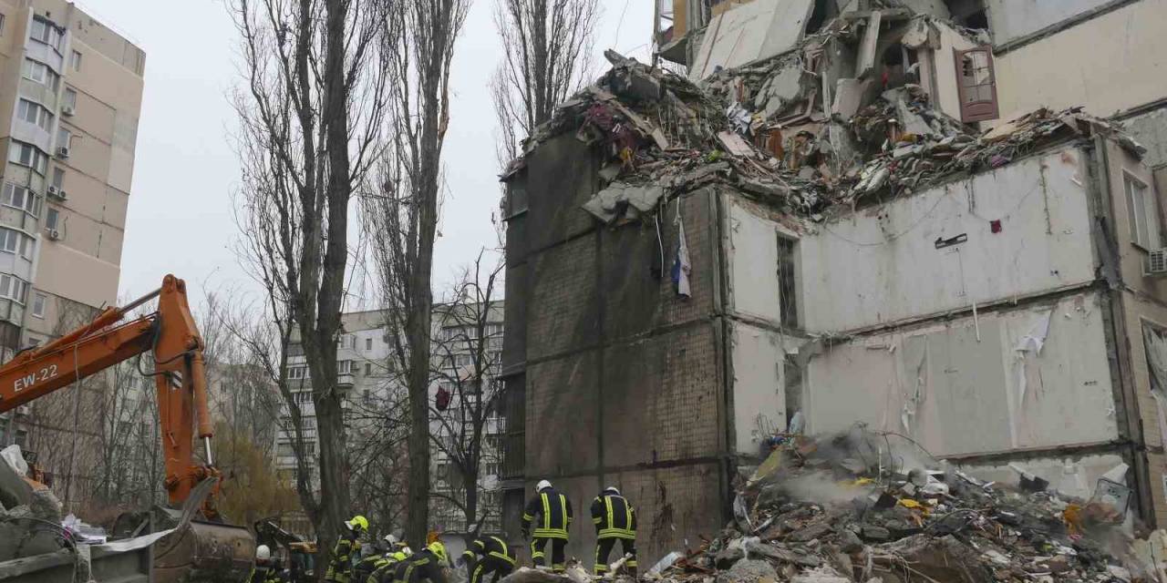 Rusya, Odessa’da Apartmanı Vurdu: 3 Ölü, 8 Yaralı