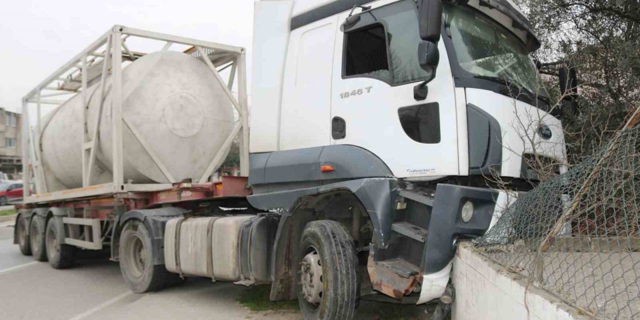 Direksiyon Başında Kalp Krizi Geçirerek Kaza Yapan Şahıs Hastanede Hayatını Kaybetti