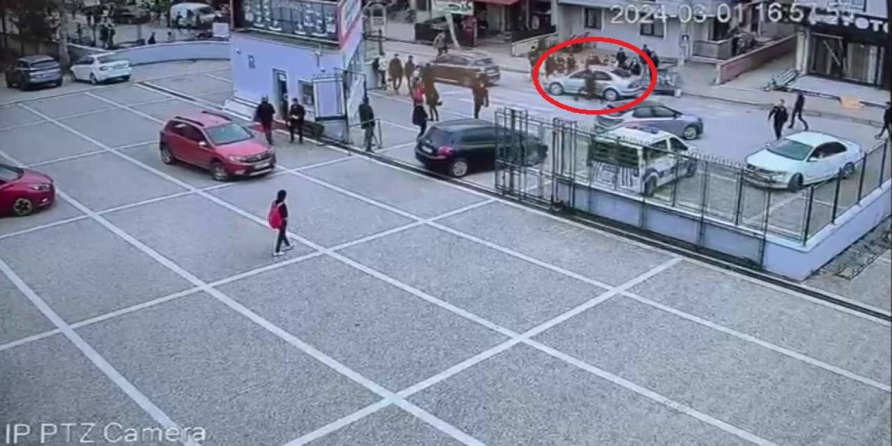 Dur İhtarına Uymayan Ehliyetsiz Sürücünün Polisi Sürüklediği Anlar Kameraya Yansıdı