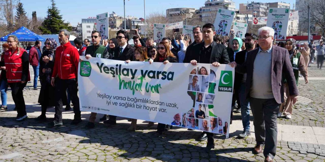 Gaziantep’te Yeşilay Haftası İçin Farkındalık Korteji