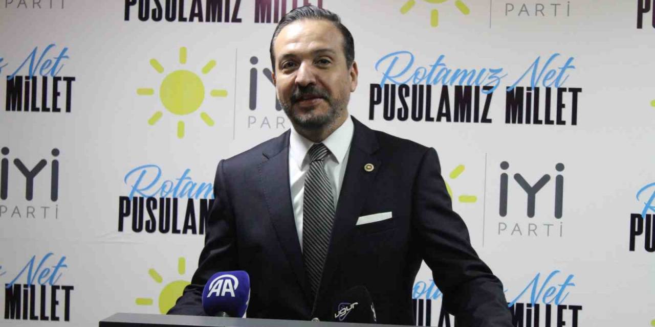 İyi Parti Sözcüsü Kürşad Zorlu, İyi Parti Adayı Gür’e Destek İçin Uşak’ta