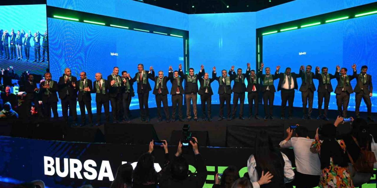 Alinur Aktaş “Şimdi Dönüşüm Zamanı” Diyerek Yeni Projelerini Açıkladı